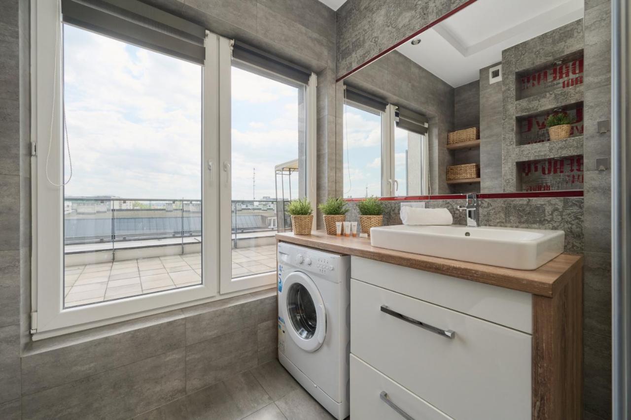 Stylish Kosciuszki Apartaments Near The Market Square With Free Garage Wroclaw By Noclegi Renters Bagian luar foto