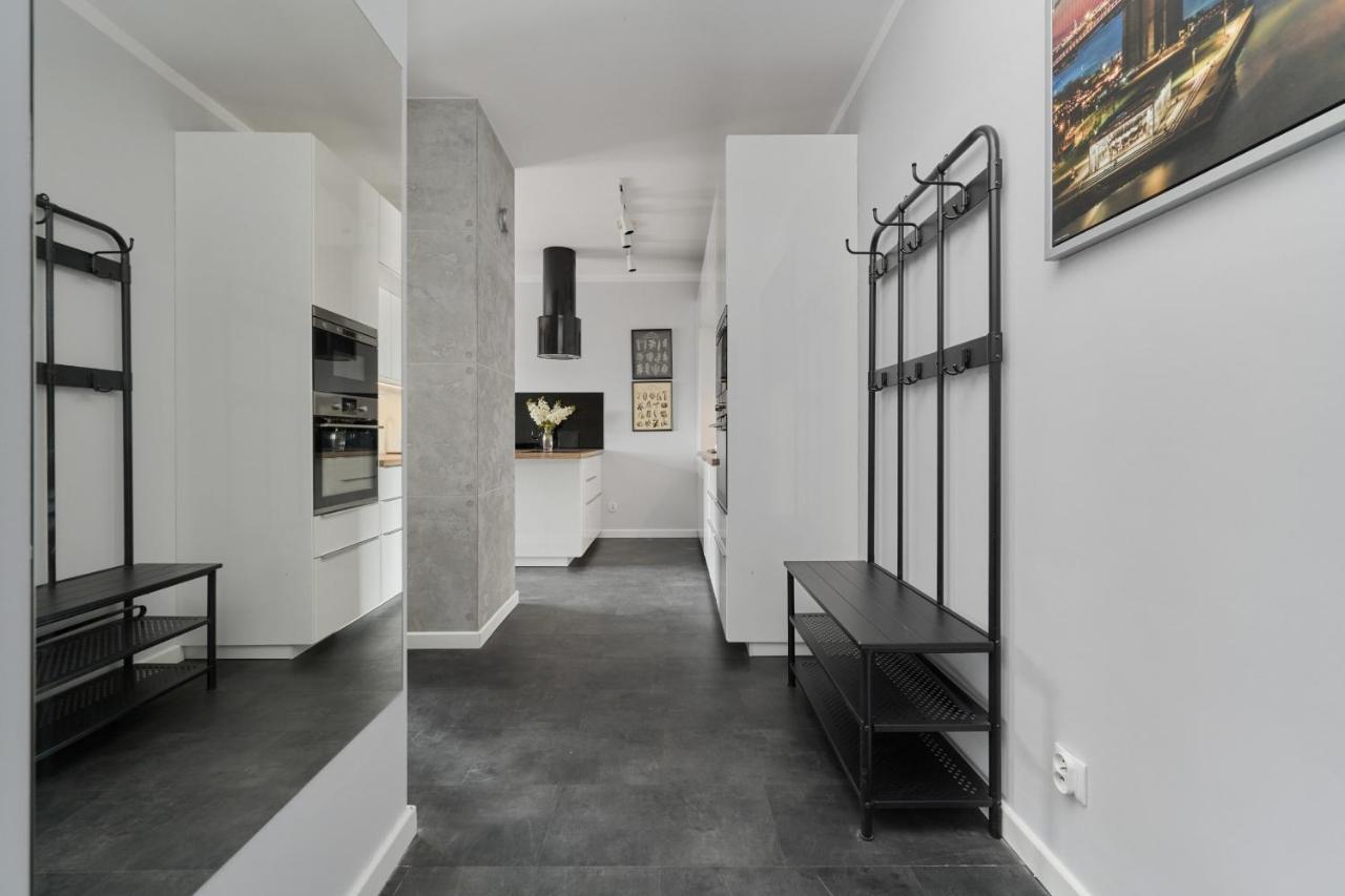Stylish Kosciuszki Apartaments Near The Market Square With Free Garage Wroclaw By Noclegi Renters Bagian luar foto