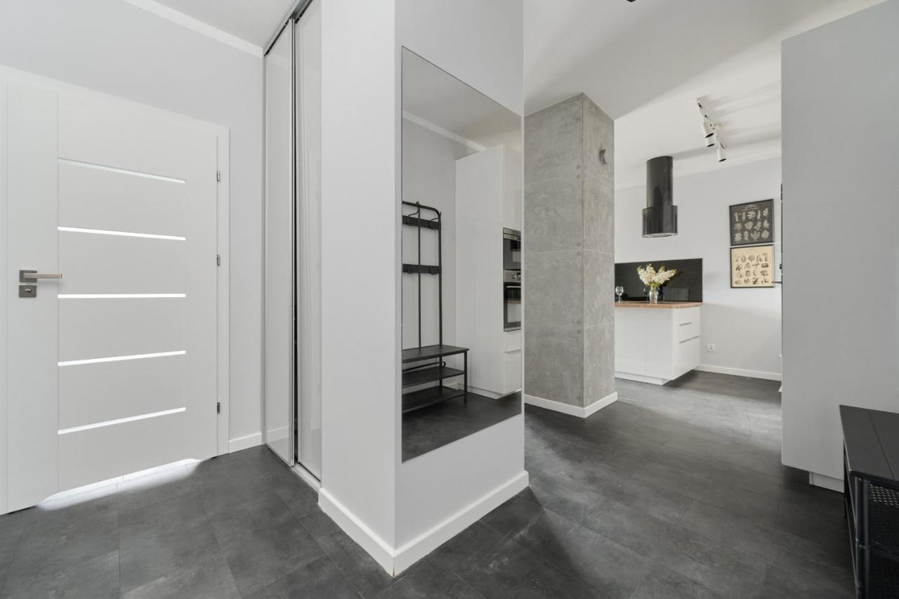 Stylish Kosciuszki Apartaments Near The Market Square With Free Garage Wroclaw By Noclegi Renters Bagian luar foto