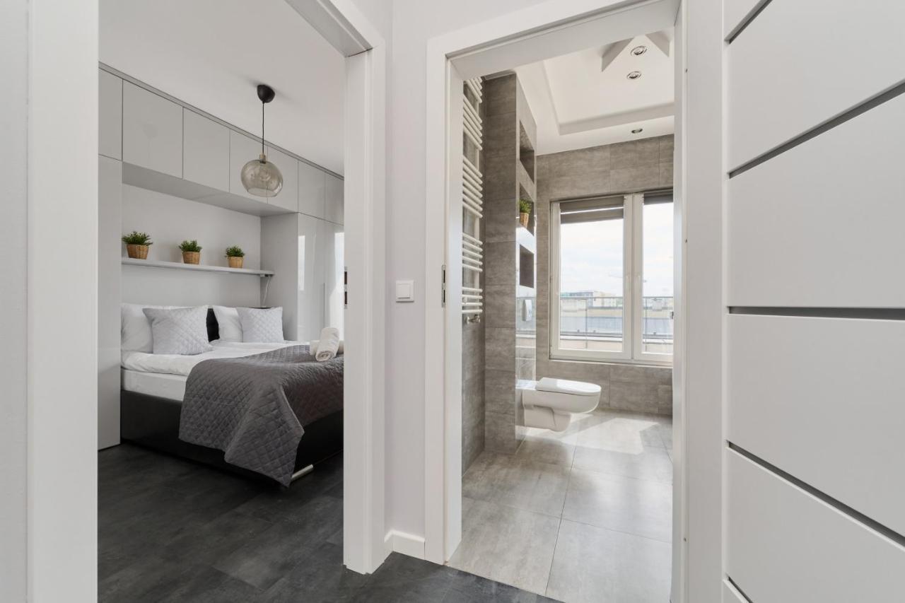Stylish Kosciuszki Apartaments Near The Market Square With Free Garage Wroclaw By Noclegi Renters Bagian luar foto