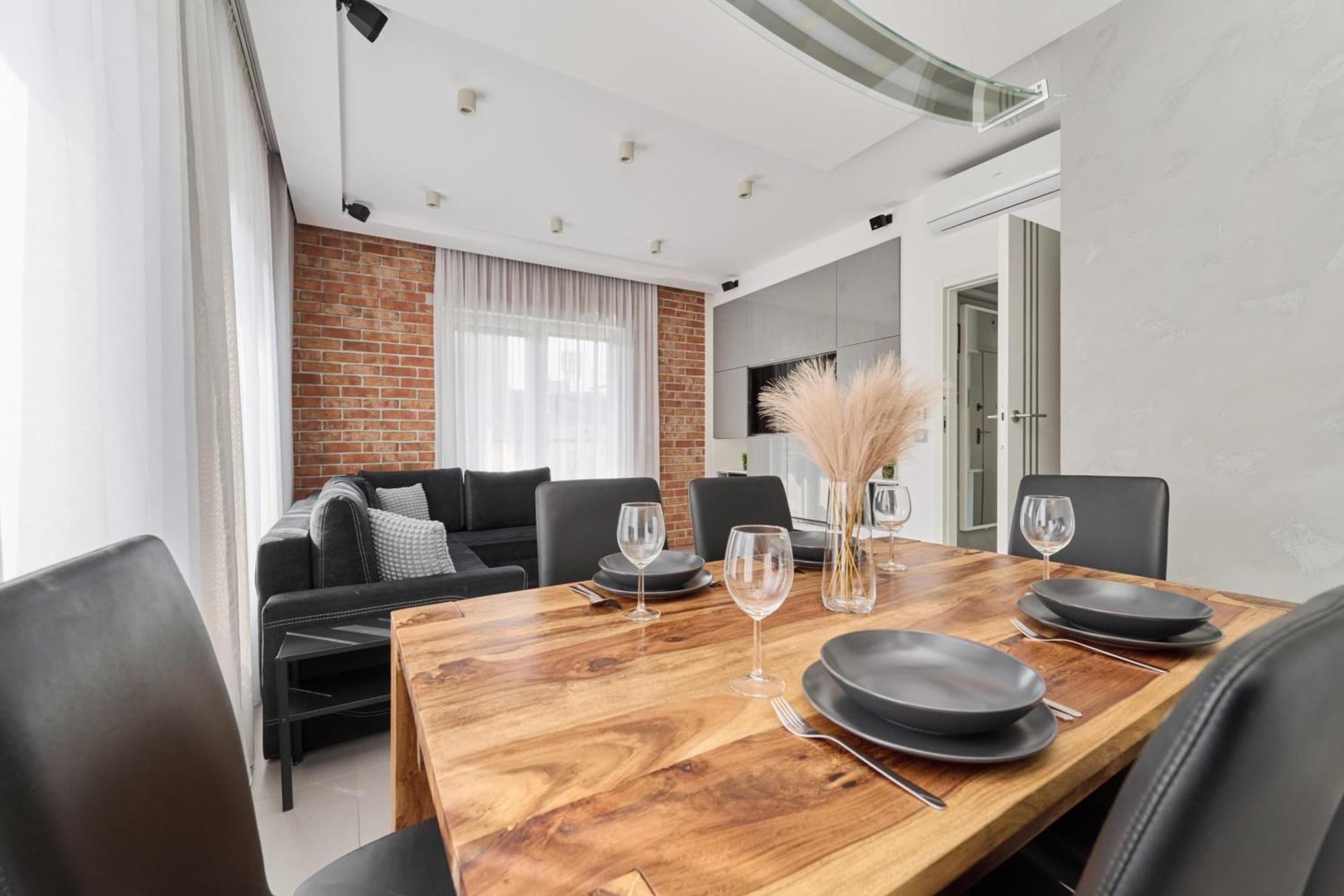 Stylish Kosciuszki Apartaments Near The Market Square With Free Garage Wroclaw By Noclegi Renters Bagian luar foto