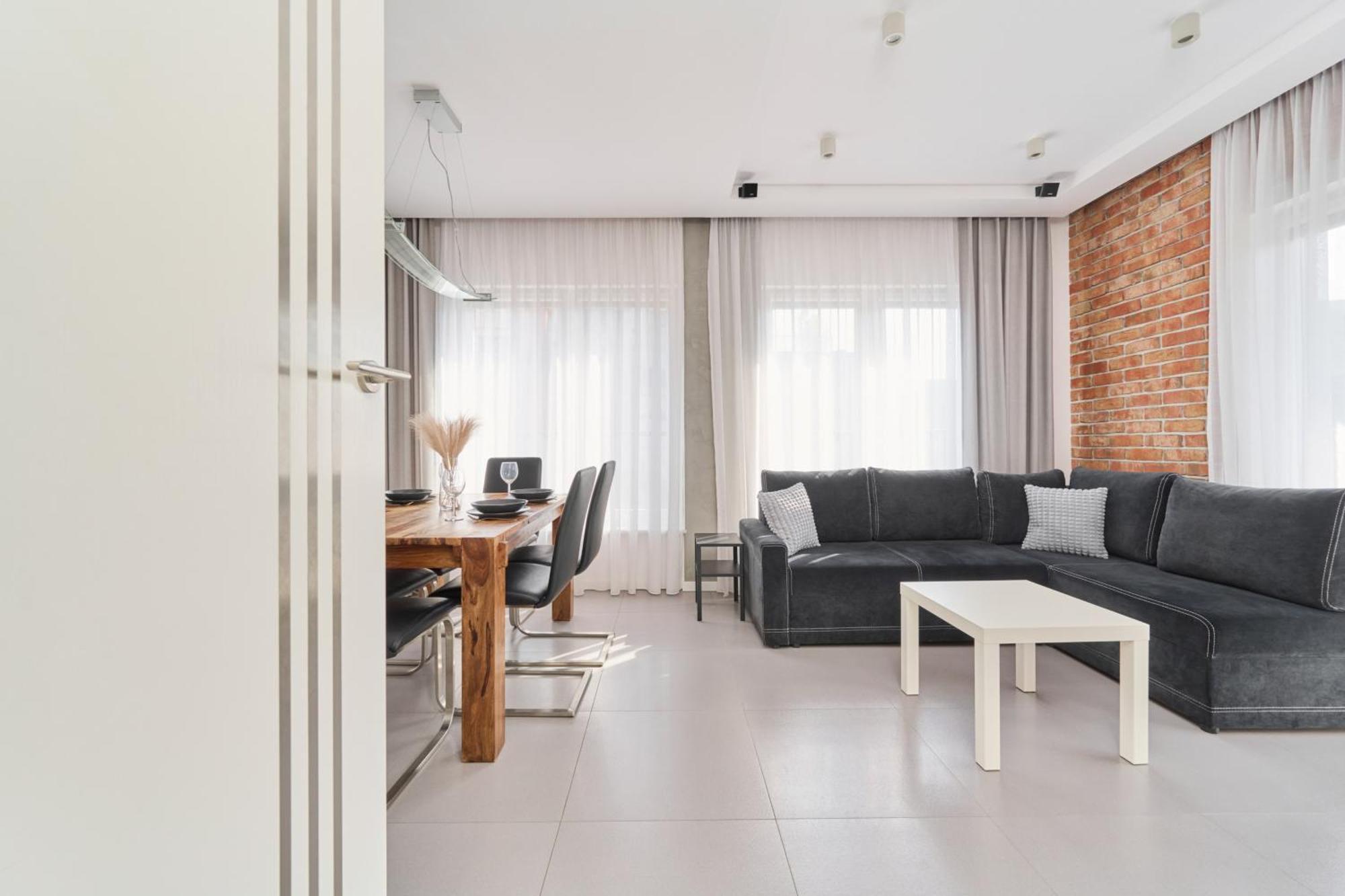 Stylish Kosciuszki Apartaments Near The Market Square With Free Garage Wroclaw By Noclegi Renters Bagian luar foto