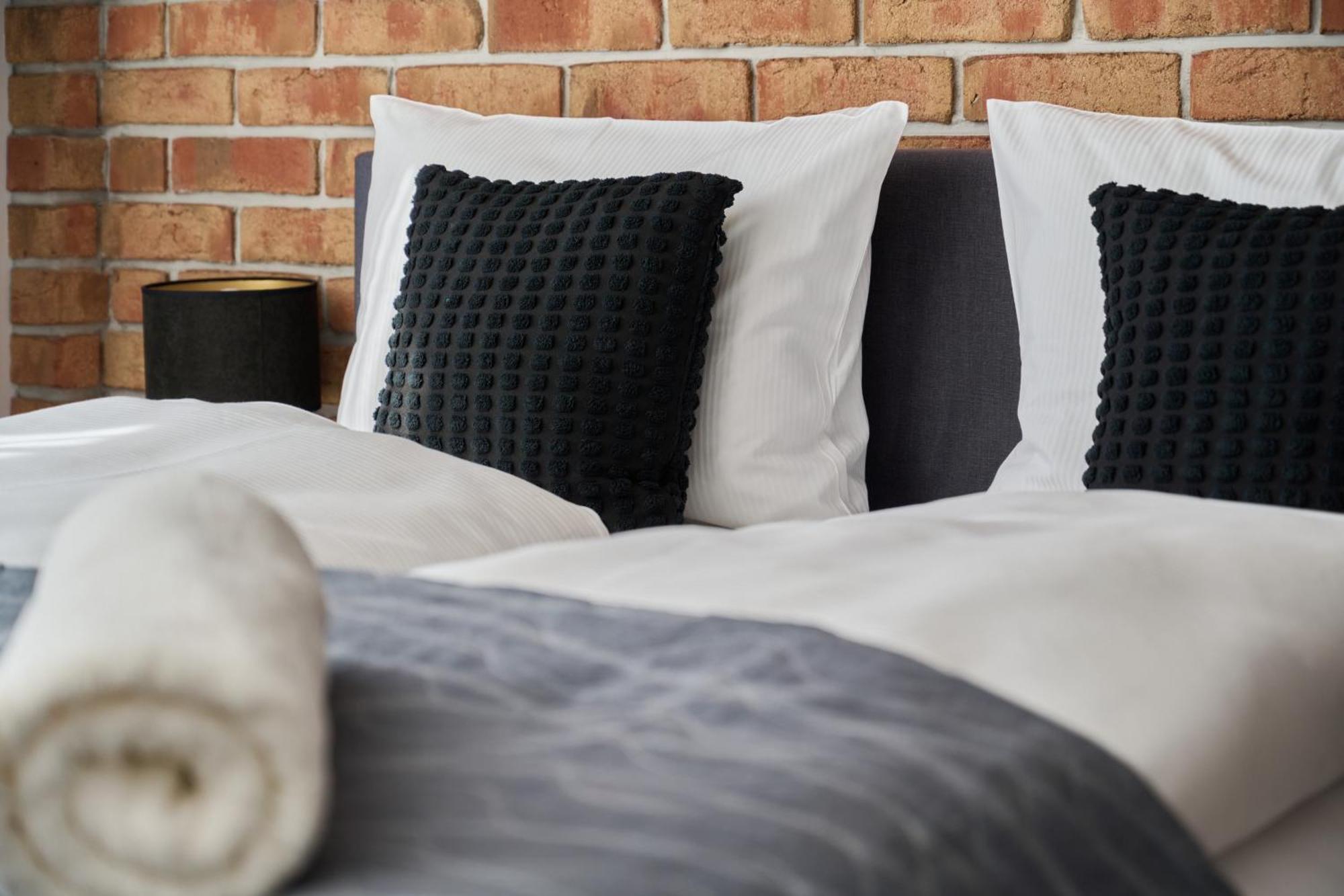 Stylish Kosciuszki Apartaments Near The Market Square With Free Garage Wroclaw By Noclegi Renters Bagian luar foto