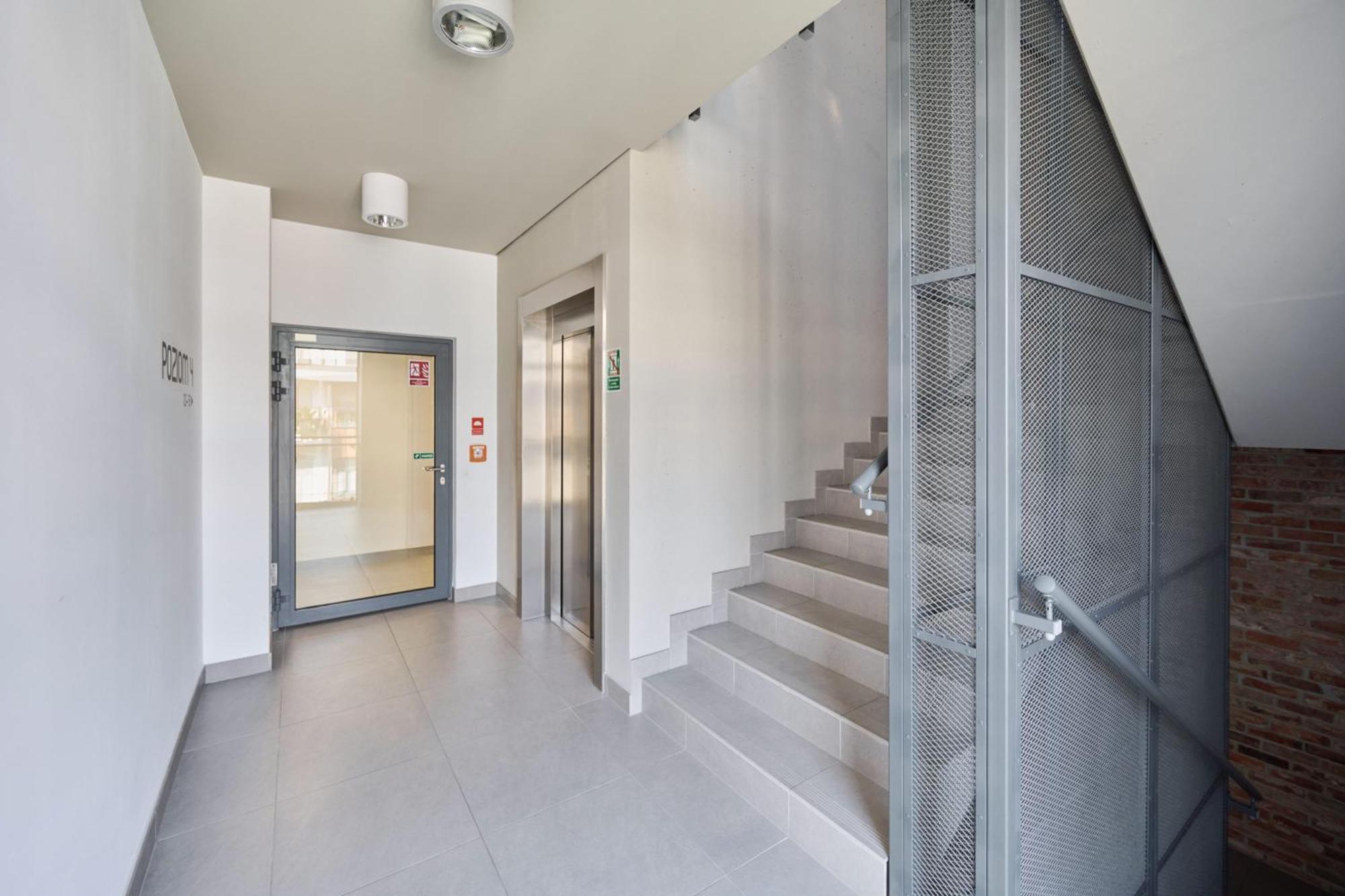Stylish Kosciuszki Apartaments Near The Market Square With Free Garage Wroclaw By Noclegi Renters Bagian luar foto