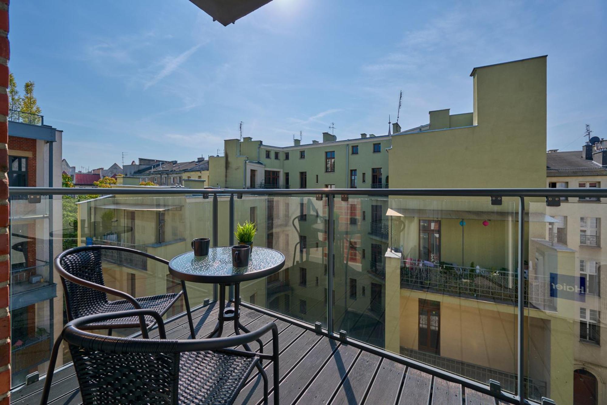 Stylish Kosciuszki Apartaments Near The Market Square With Free Garage Wroclaw By Noclegi Renters Bagian luar foto