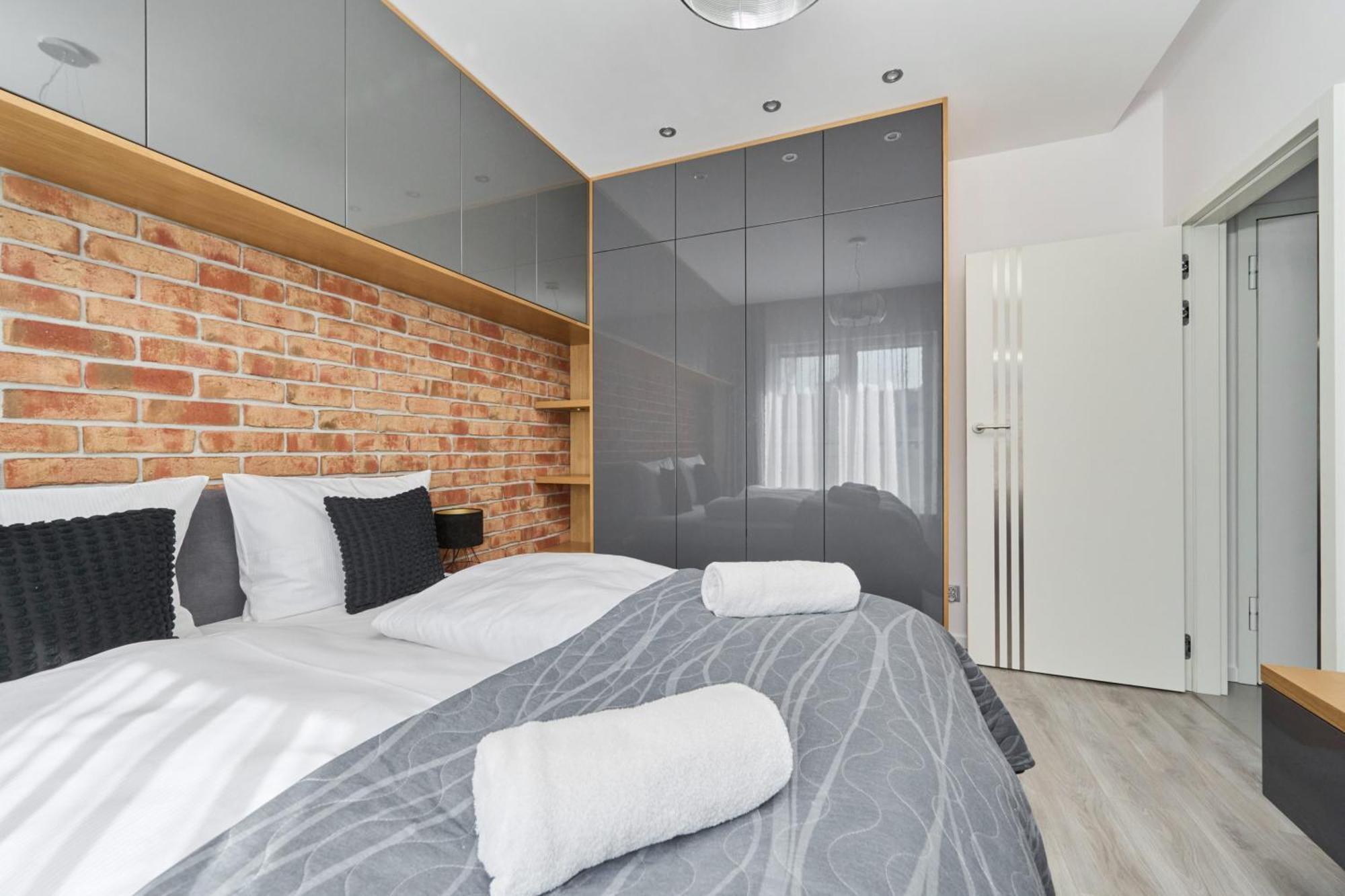 Stylish Kosciuszki Apartaments Near The Market Square With Free Garage Wroclaw By Noclegi Renters Bagian luar foto
